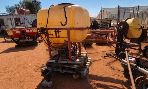 1 X Yellow chemical/spray tank