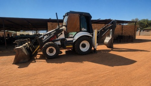 1 X Hiromek HMK 102B backhoe loader
