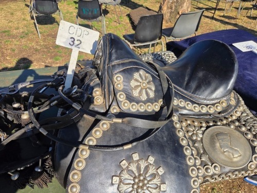 1 X HORSE SADDLE JAN HEPBURN