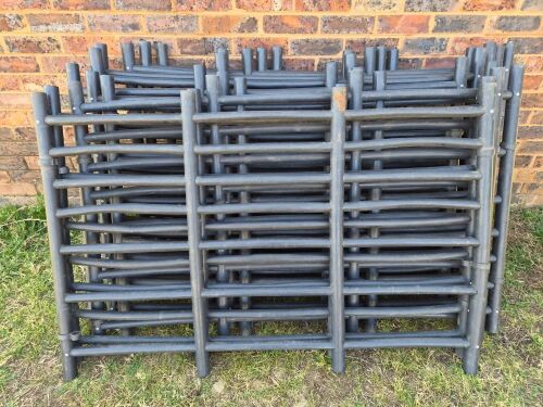 11 X PLASTIC GATES - HSM KOTZE (Per animal to take the lot)