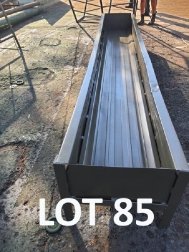 1 x 1 x Voerbak &ndash; 1,2m JOGGIE KOTZE (Per stuk om te neem/Per Piece to take the lot)
