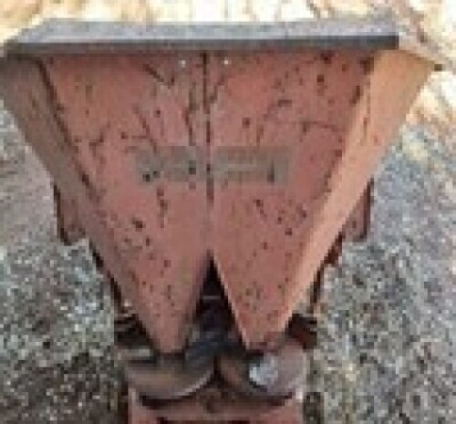 1 x FERTELIZER SPREADER P800 MOGOL CLUB (Per stuk om te neem/Per Piece to take the lot)