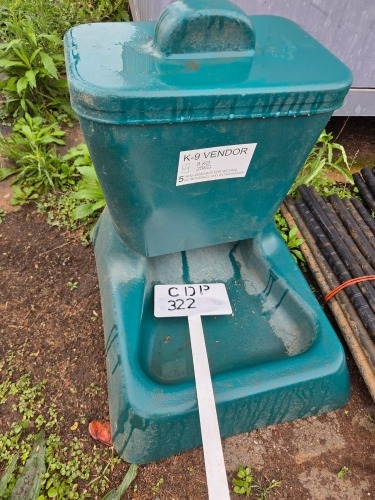 1 X K9 SELF FEEDER KLUYTS LIVESTOCK