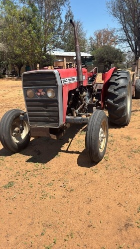 1 X MASSEY FERGUSON 240 TREKKER Banie Erasmus