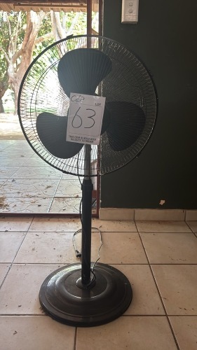 1 X STAAN WAAIER Banie Erasmus