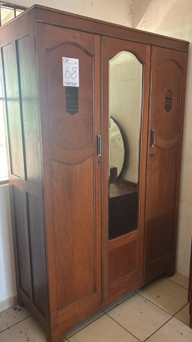 1 X GROOT HOUT HANGKAS Banie Erasmus