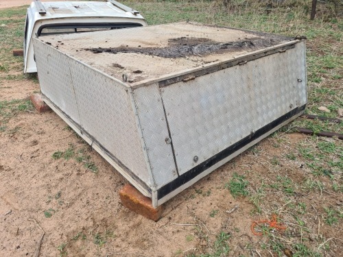 1 X ALIMINIUM HILUX CANOPY Willem Nel