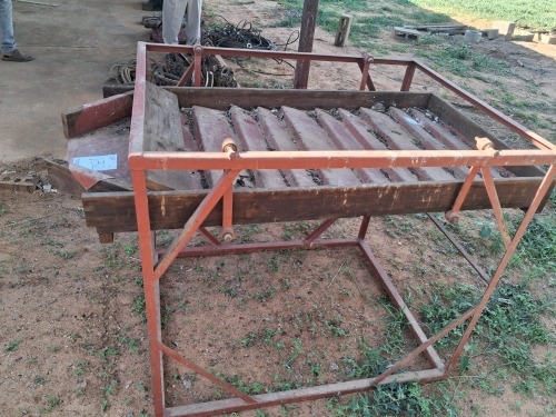 1 X STAAL TAFEL Banie Erasmus