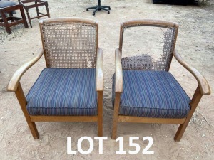 JOBLOT 2 x Antique Chair Pam Du Plessis