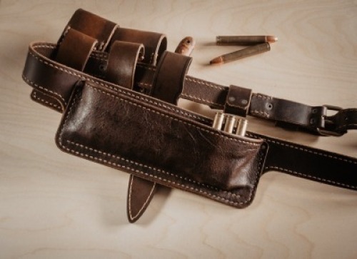 LOT 34 Custom Vos & Co Cull Belt