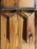 2 x BRUSHES