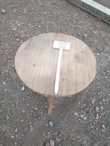 1X Wooden Table