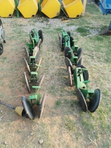 LOT 60A 1X JOHN DEERE PLANTER WIELIETJIES 