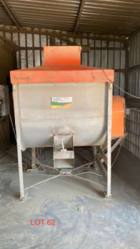 LOT 62 1x ABC feed mixer