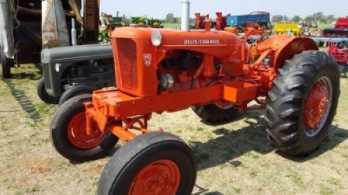 LOT 89 1x Allis Chalmers tractor WD45 restored