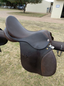 1 x Sorrano Saddle 17 Brown