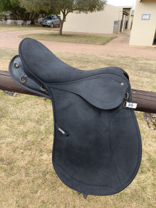 1 x Wintec Saddle Black