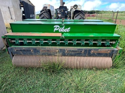 1X Piket fine seed planter, 1.8m. One fertilizer bin and two seed bins