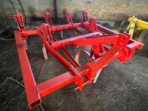 1X 7 Tine chisel plough