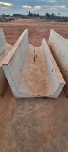 5x BEES TOERUSTING VOERBAKKE - ERNST DE WITT