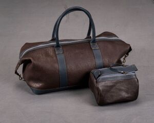 1 x BUFFALO LEATHER MATCHING OVERNIGHT & SHOWER BAG