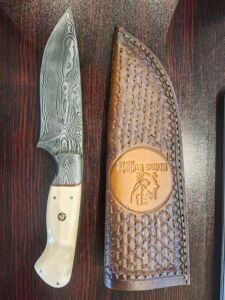 1 x DAMASCUS KNIFE: Designed and made by Gert Booysen