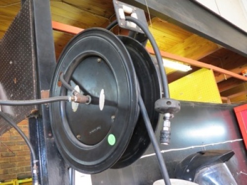 1 X HOSE REEL LARGE WITH HOSE