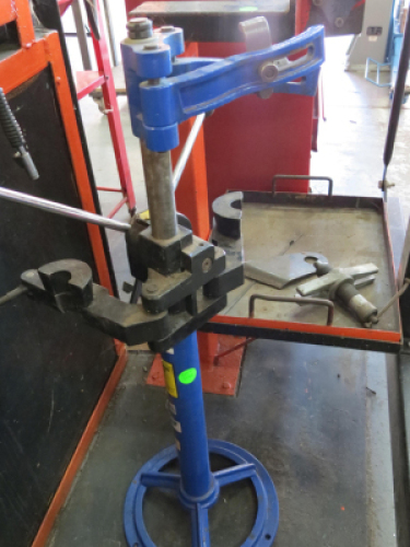 1 X COIL SPRING COMPRESSOR 2 COMPONENTS