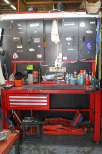 1 X 3 DRAW WORK BENCH COMPLETE WITH TOOLS
