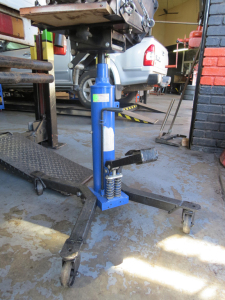 1 X GEARBOX JACK UPRIGHT