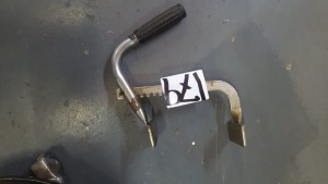 1 X BATTERY LIFTER CLAMP