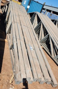 10 Item - Trusses roof 8,93M long and 1,29m high. Light duty. Manufactured of Galvinised sheeting