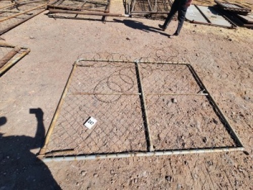 1 Item - Gate 2.5m long x 1,8 m high