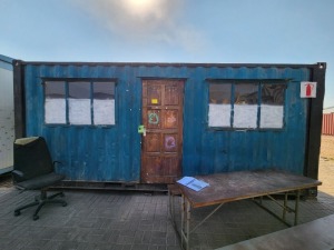 1 - ITEM Container shipping,6m x 2,5m, Office,with furniture.Condition fare.See Description