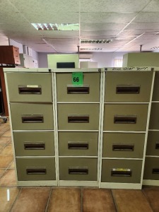 3 - ITEMS Cabinet filing1,32m high x 0,47m wide x 0 ,63m long ,4 drawers