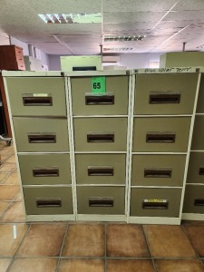 3 - ITEMS Cabinet filing1,32m high x 0,47m wide x 0 ,63m long ,4 drawers